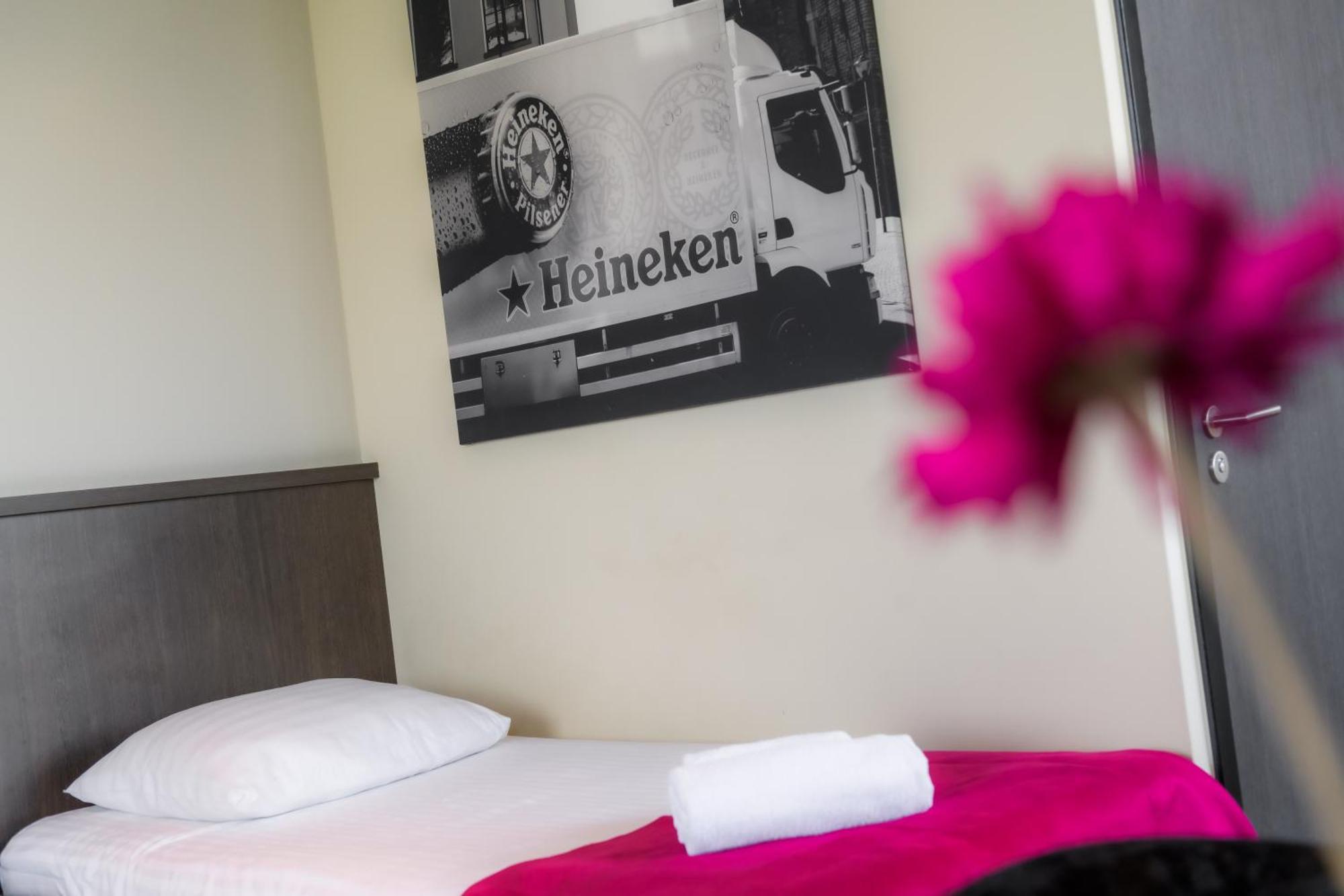 Bas World Hotel Veghel Exterior foto